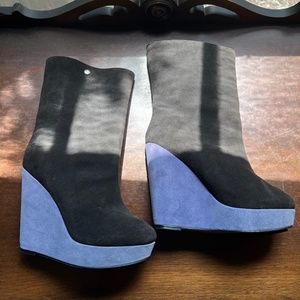 Kookaburra suede wedge